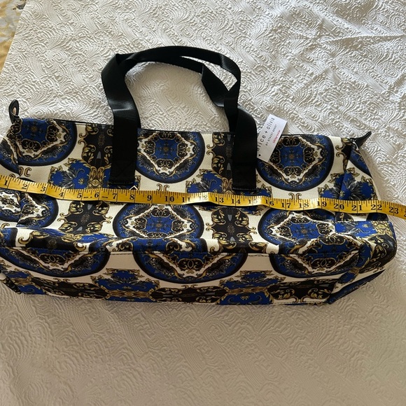 Alice + Olivia Blue and Gold Travel Bag with Geometric Pattern - Picture 8 of 10